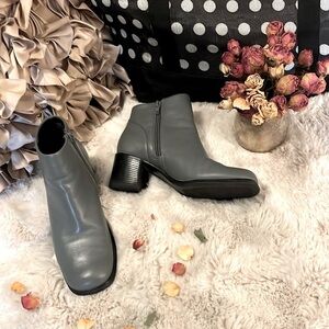 White Mt. Fairchild Gray Leather Square Toe Block Heel Ankle Boots Sz 6